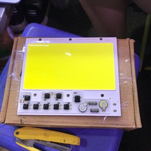 Mắt fa led 200w.điện 220v.ll:0946862772