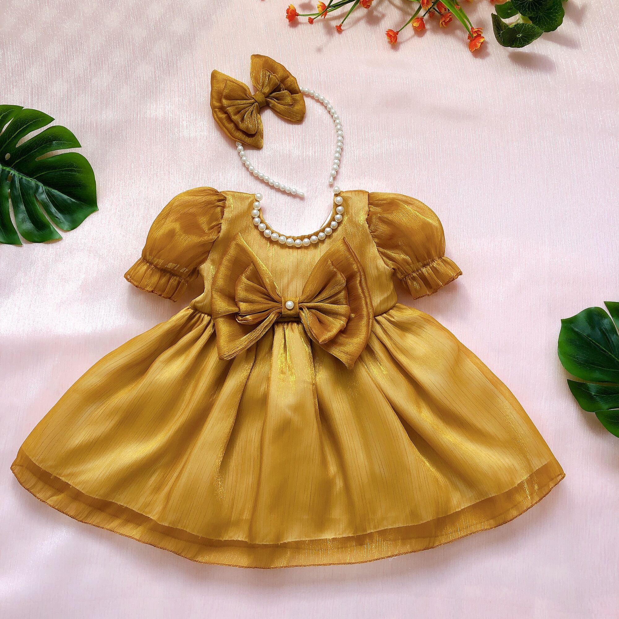 Váy tơ vàng lấp lánh cho bé gái 4 đến 28kg, đầm bé gái tặng kèm cài