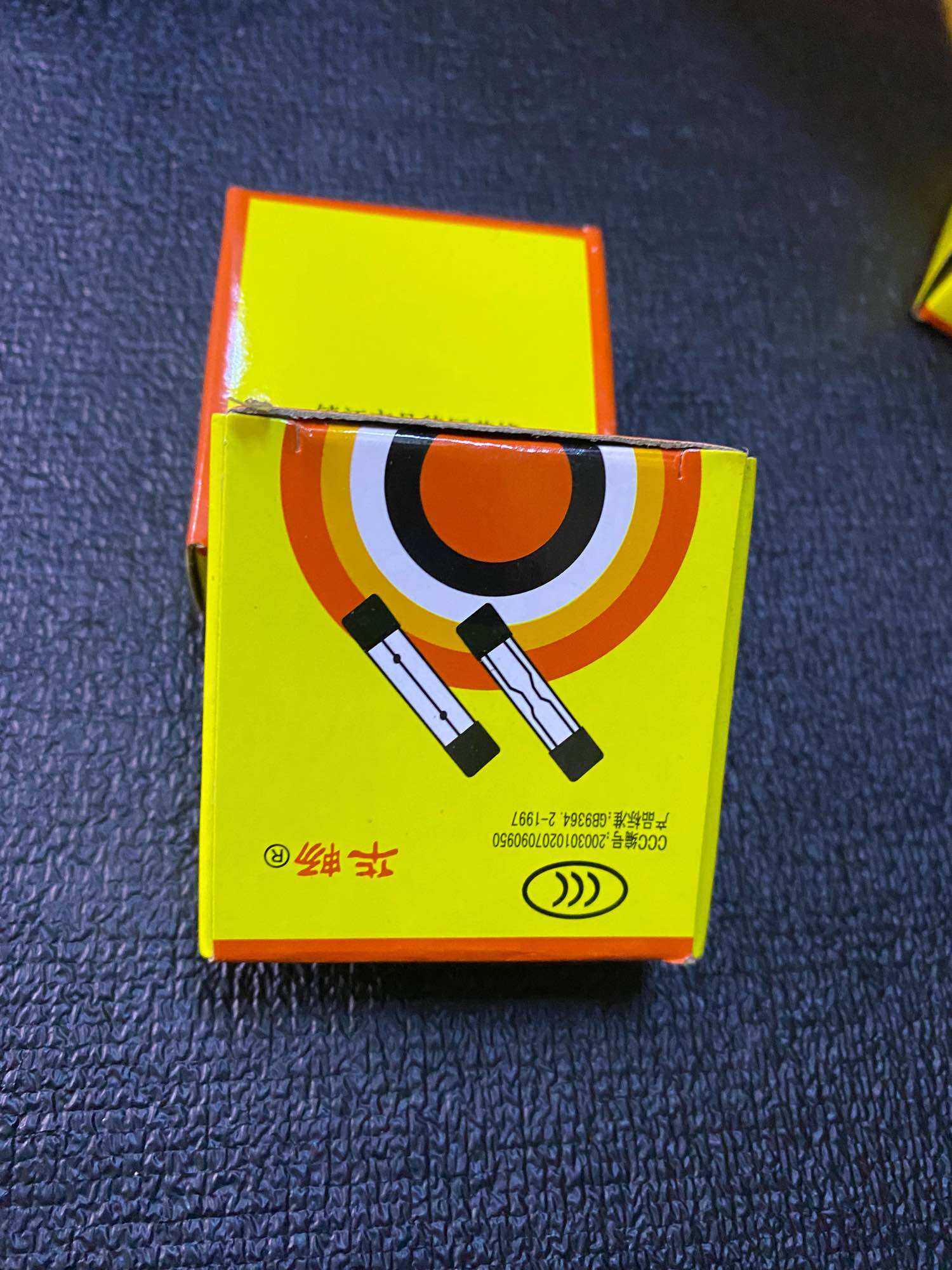 Cầu chì thủy tinh 0.5A/250 v -6x30 mm(100 chiếc )