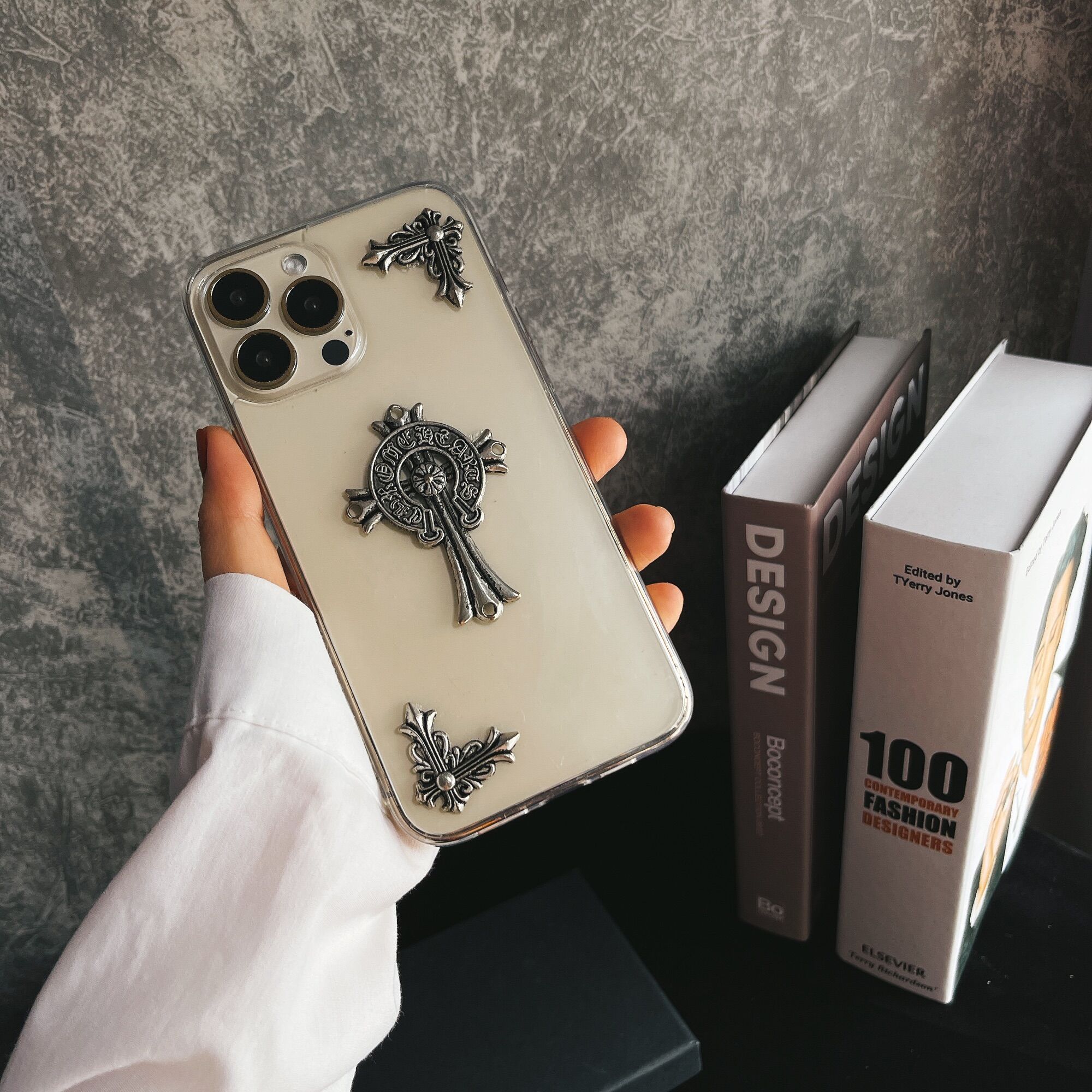 Ốp lưng iphone trong suốt Chrome Heart