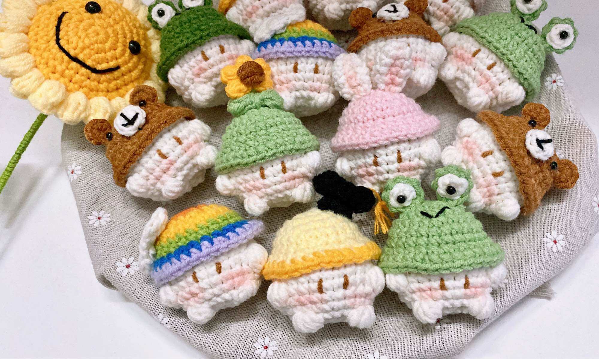 Móc khoá bé nấm mini handmade bằng len