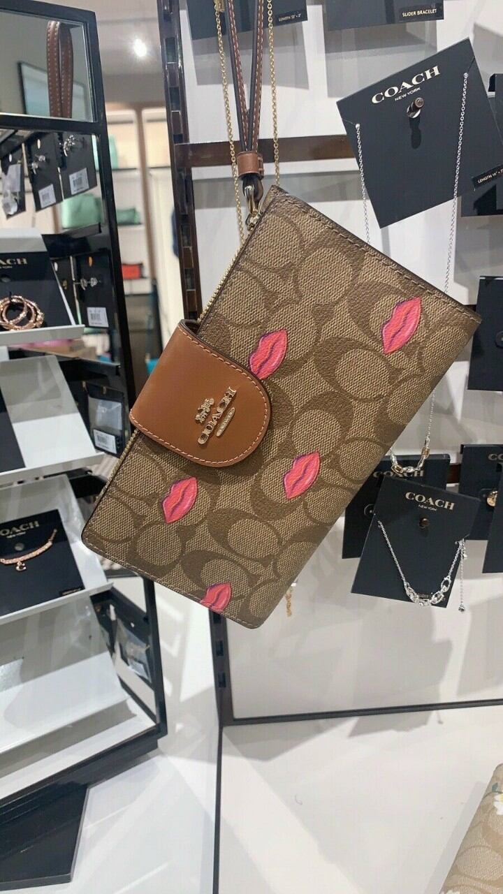 VÍ COACH TECH PHONE WALLET HỌA TIẾT SIÊU ĐẸP
