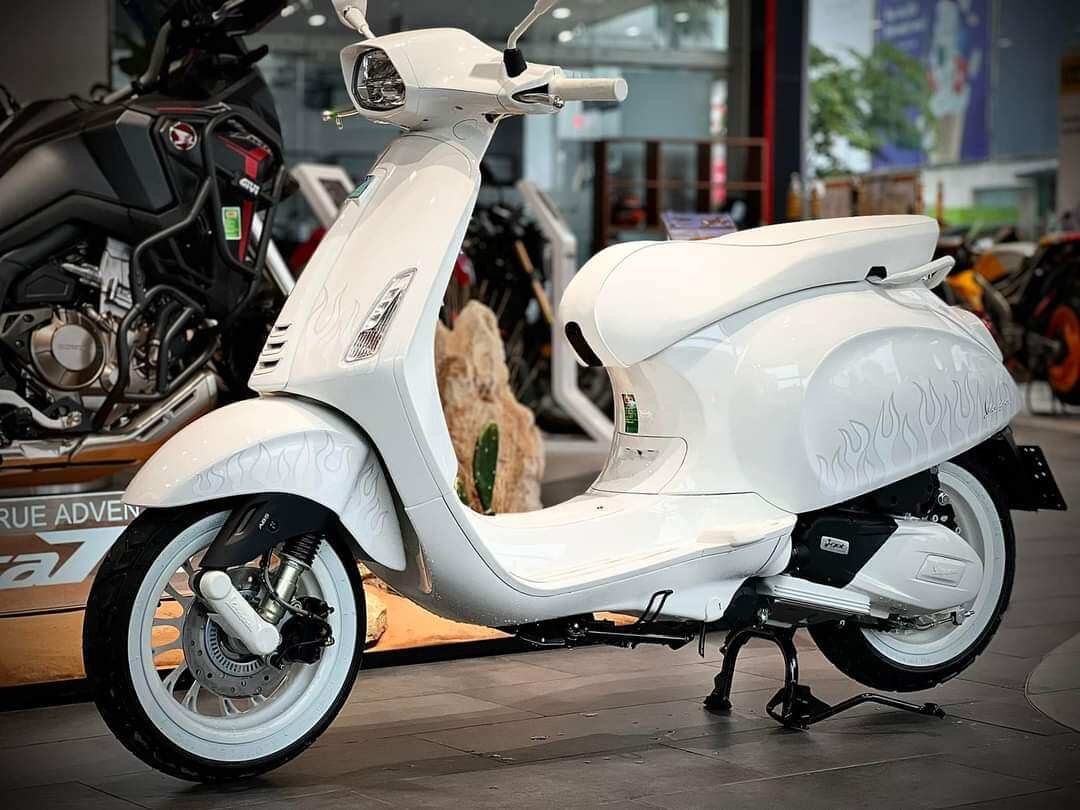 Da bọc yên xe Vespa dòng Sprint, Primavera màu trắng