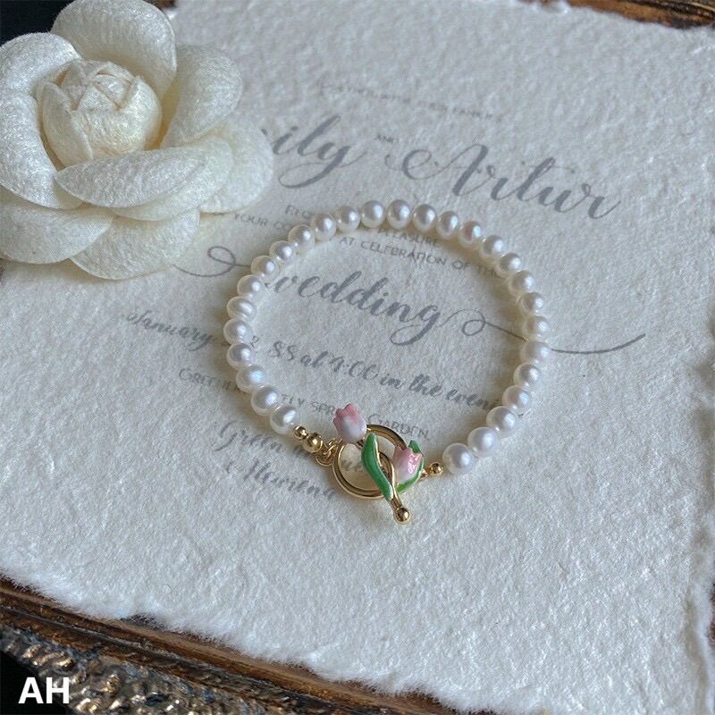 Vòng tay ngọc phối hoa tulip xinh xắn