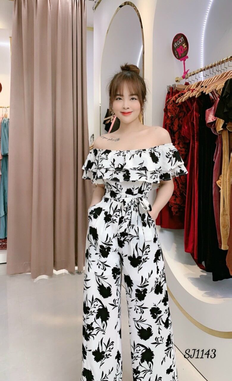 Jumsuit mặc được 2 kiểu 
Size M L XL
Chất liệu lụa mango