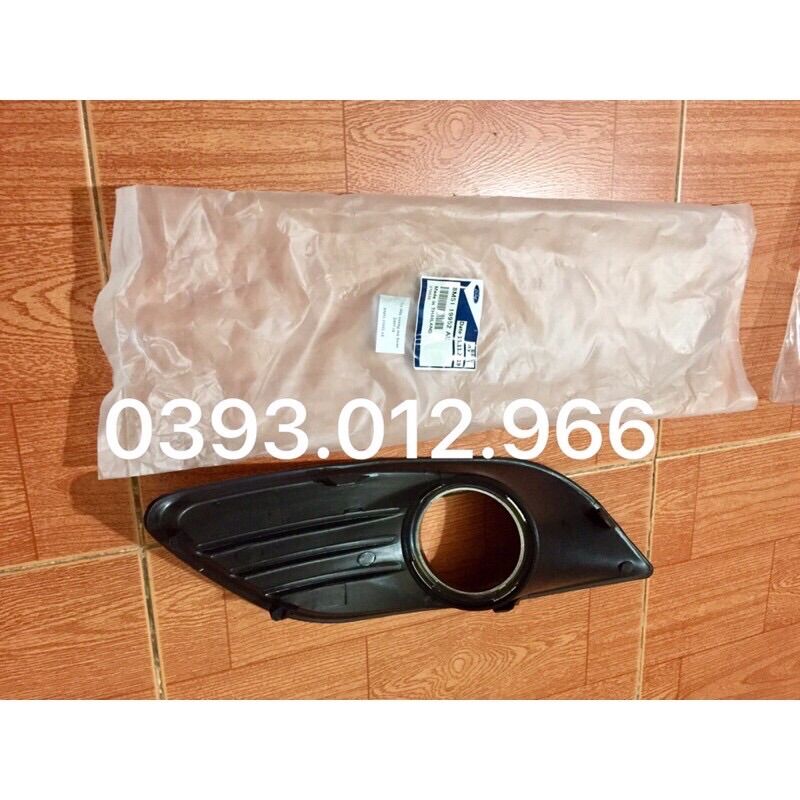 ỐP ĐÈN GẦM FORD FOCUS