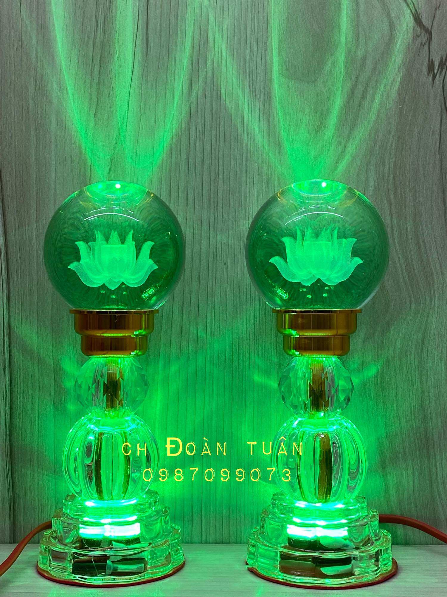 Cặp đèn thờ quả cầu pha lê hoa sen 3d đổi màu
