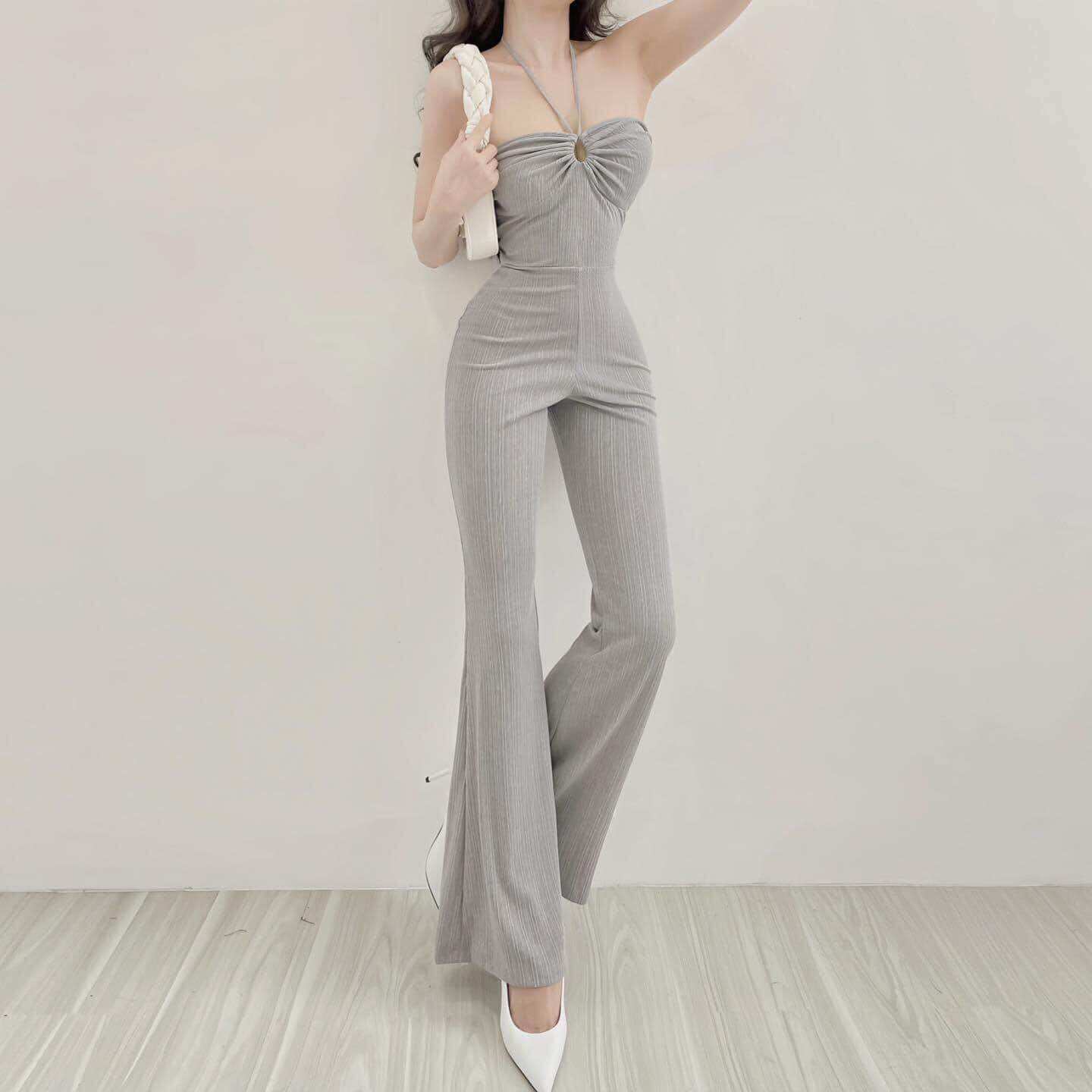 Jumsuit Ống Loe Cổ Yếm Phối Khoen S80