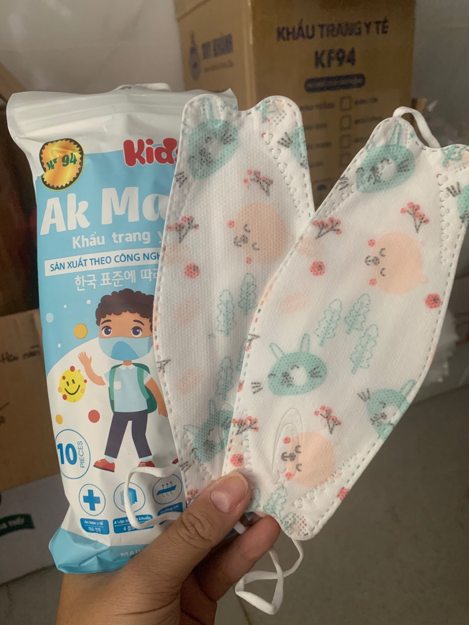 Combo 50 cái khẩu trang KF94 cho bé
