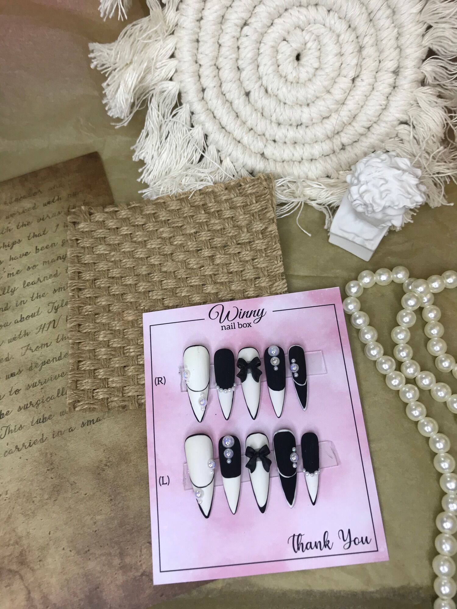 Nailbox móng up móng giả trắng đen nhám ngọc