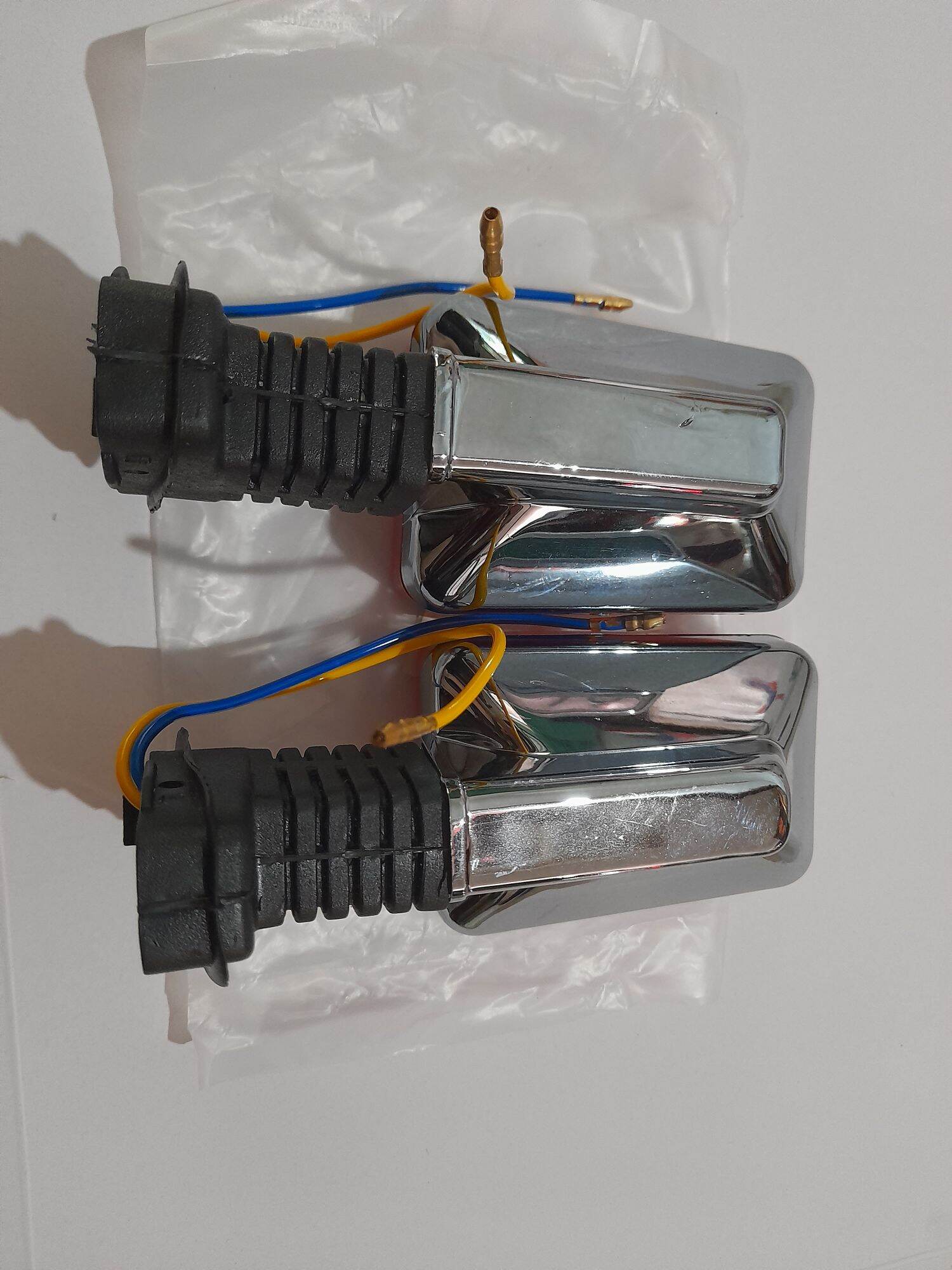 Pair of Front and Rear Turn Signal Lights for Coupe 82.
