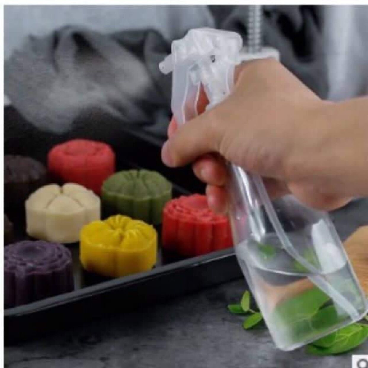 Bình xịt nước phun sương làm bánh