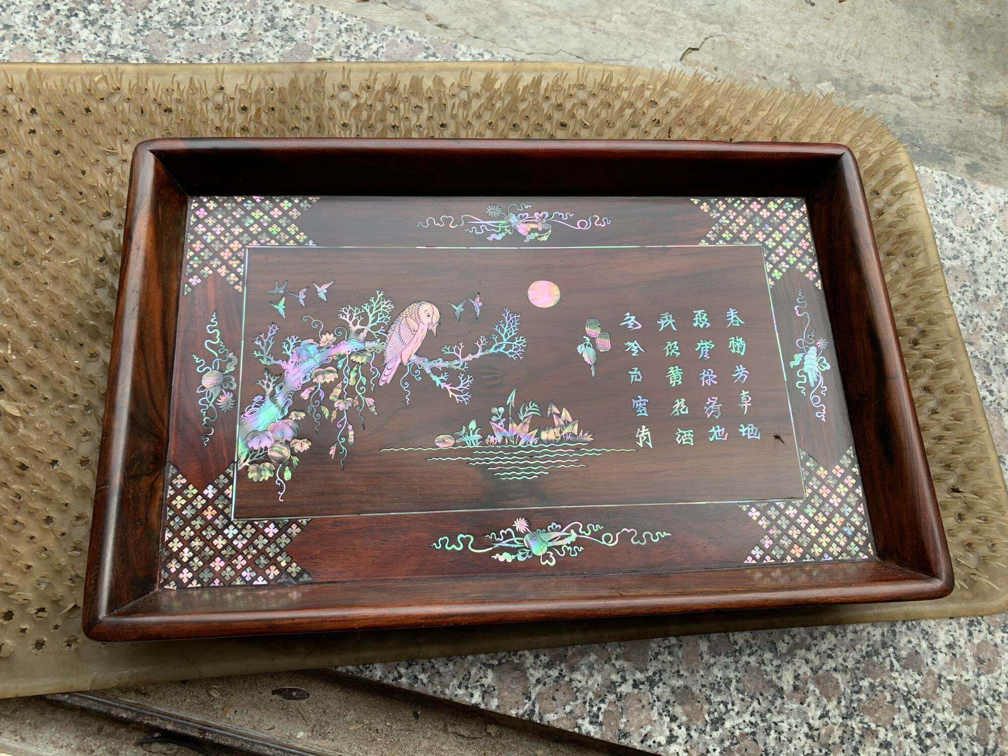 Khay lan gỗ trắc khảm ốc đỏ 38x24cm