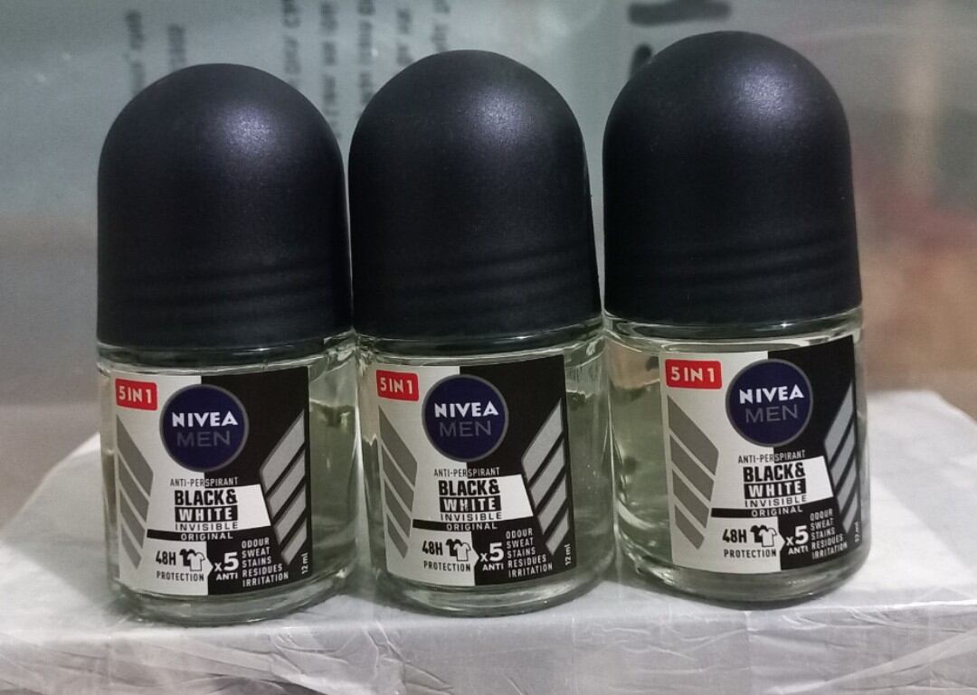 Lăn khử mùi nivea men black & white 12ml