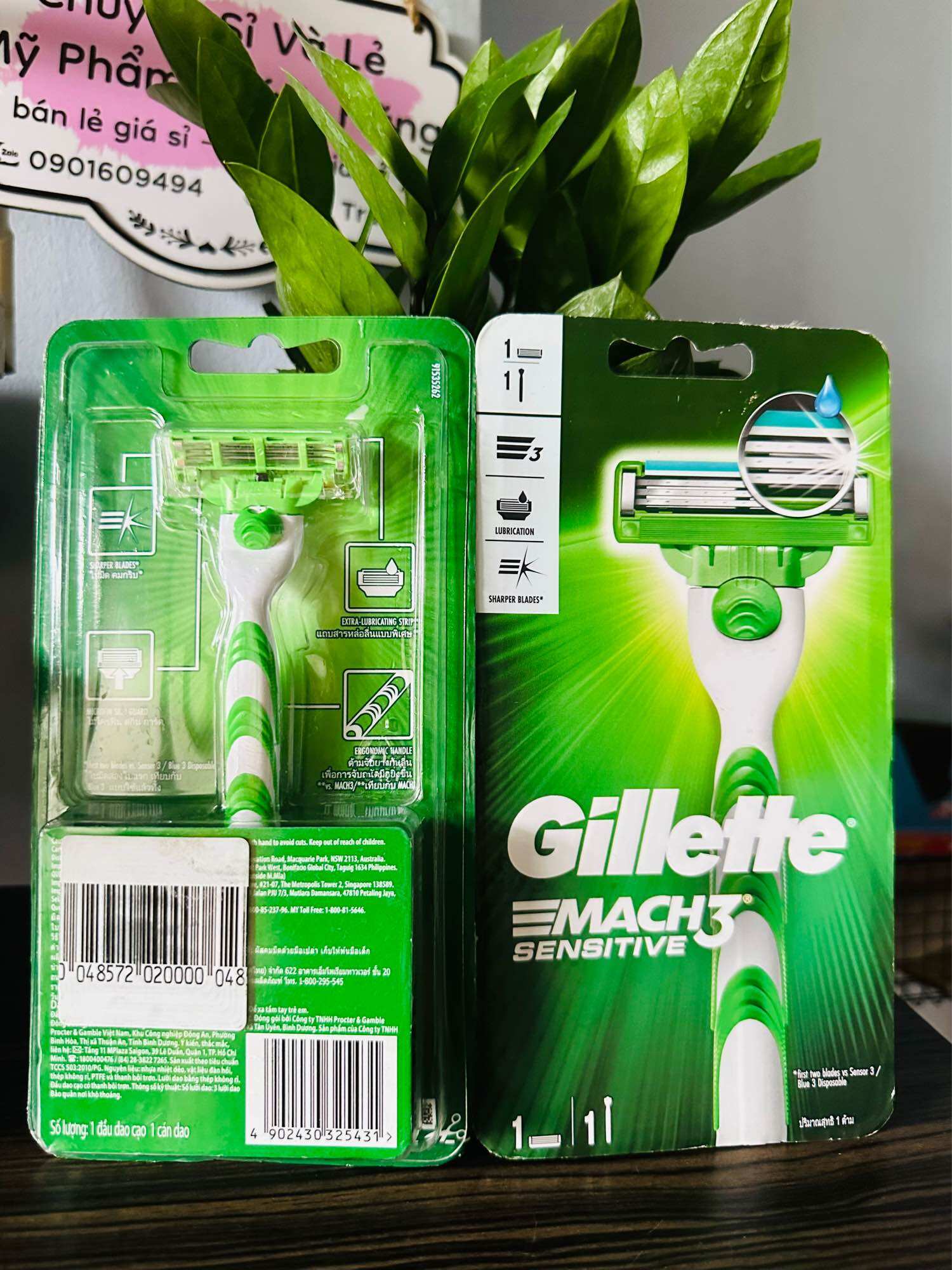 Dao cạo râu 3 lưỡi Gillette Mach 3 sensitive (1 tay cầm và 1 đầu cạo 3 lưỡi kép)