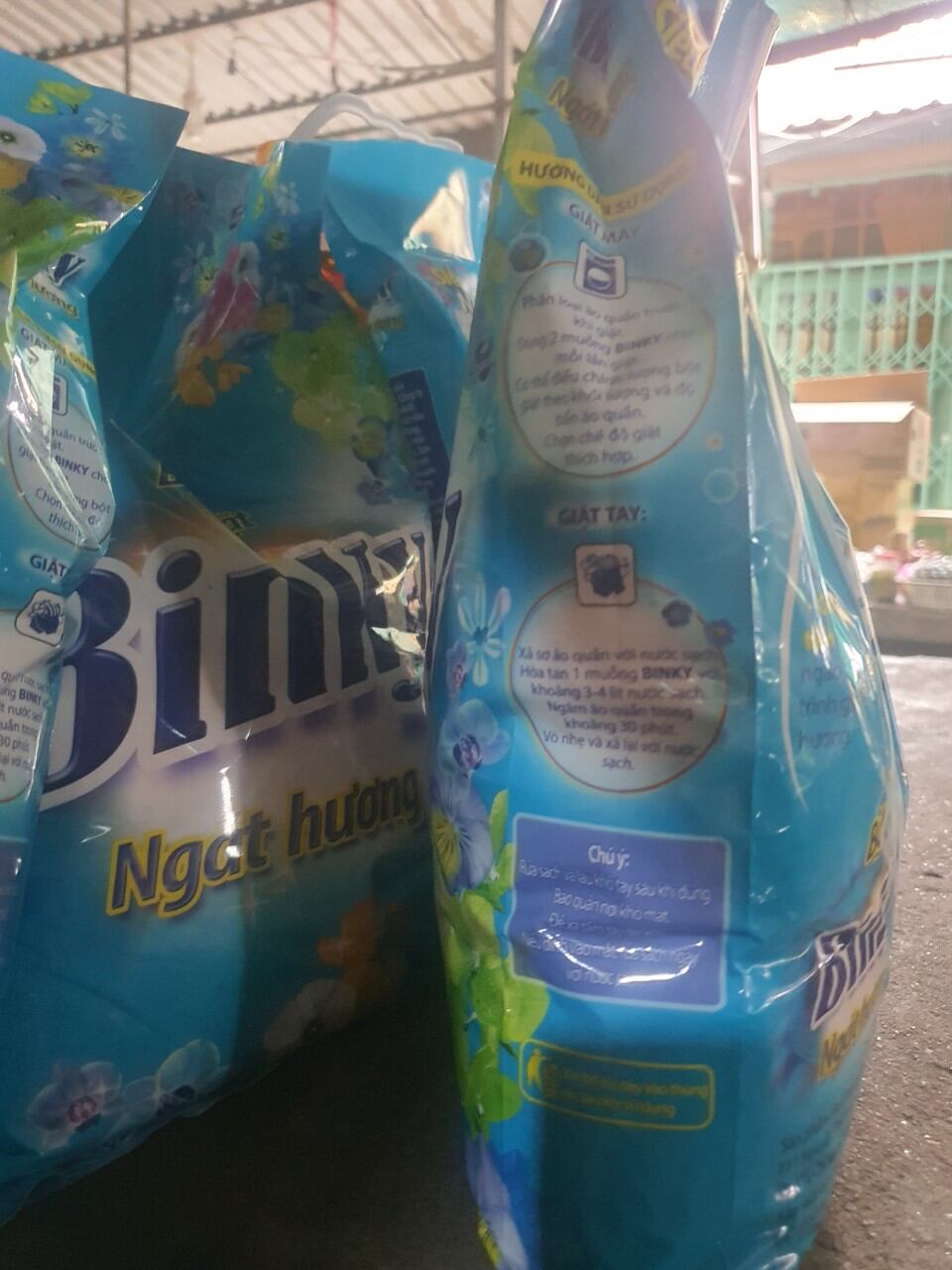 Bột giặt Binky 2.4kg