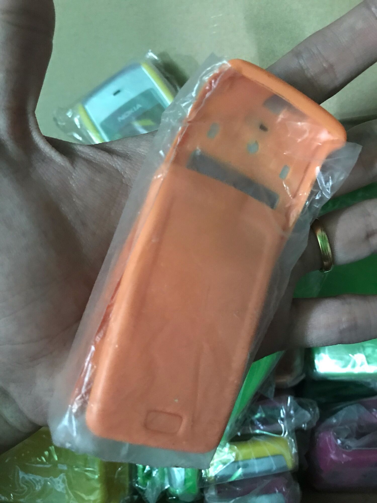 Bộ vỏ phím Nokia 1110i có 4 màu