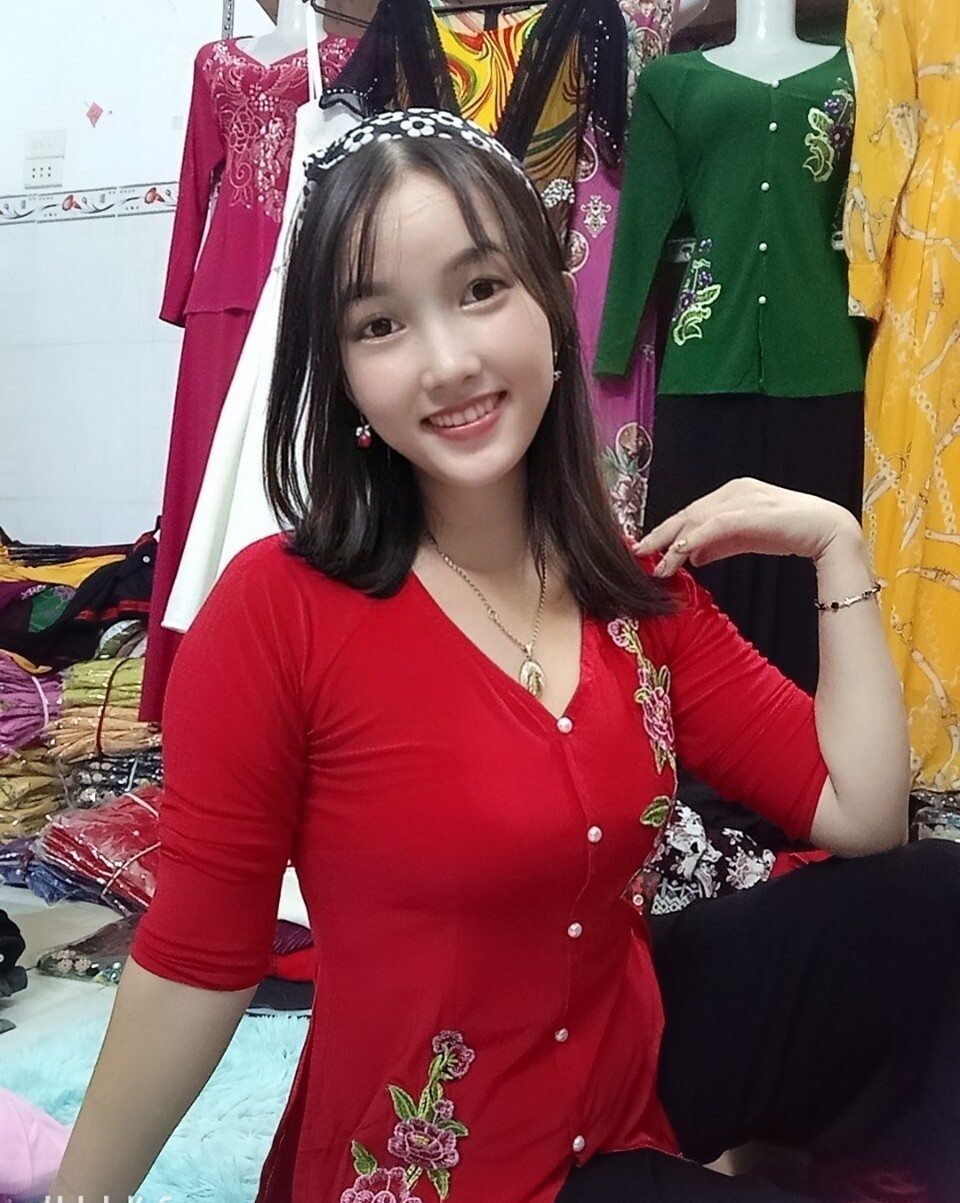 bộ bà ba thêu hoa sen
