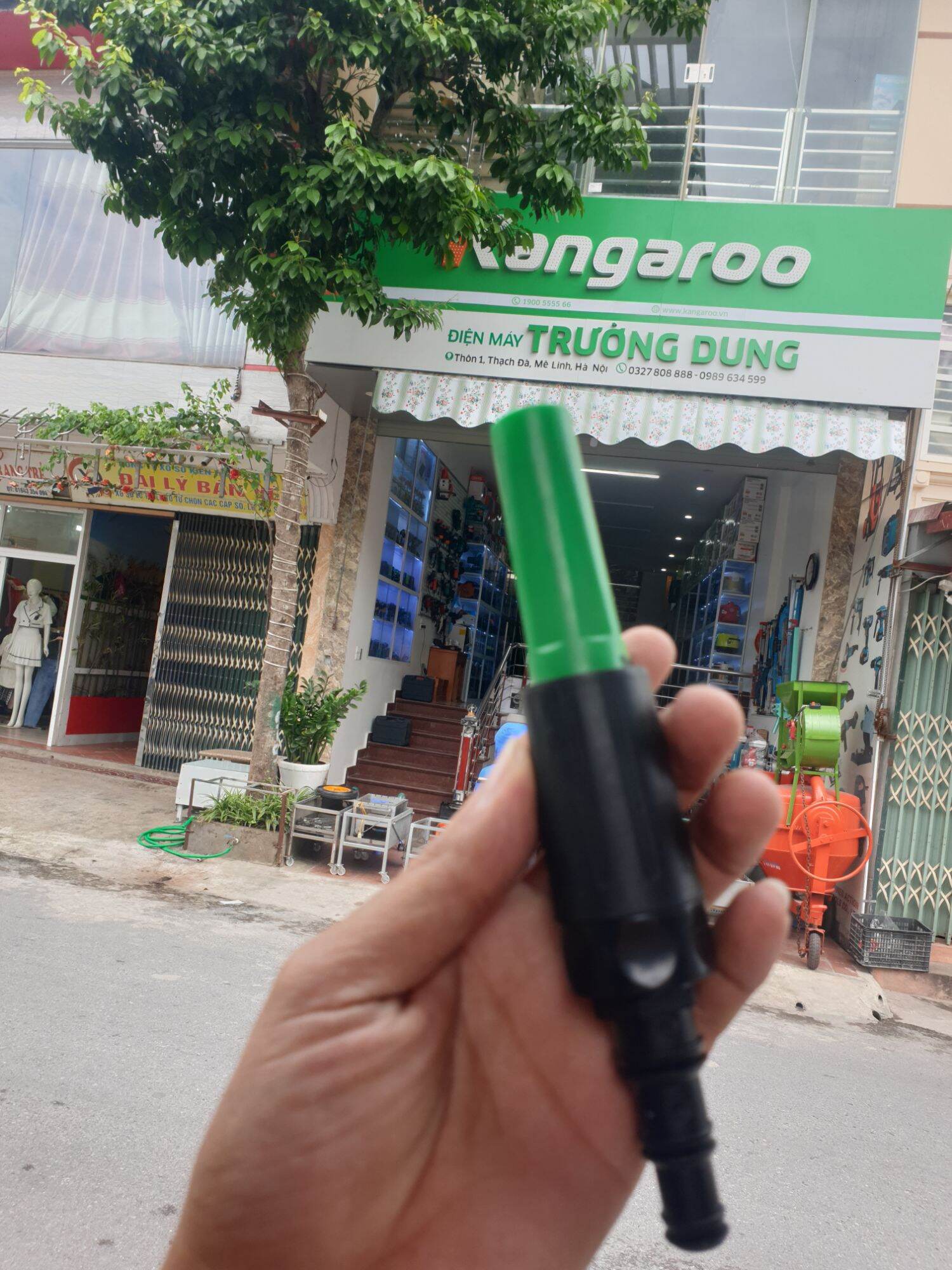 Vòi tưới đa năng . Tưới cây rửa sân rửa xe