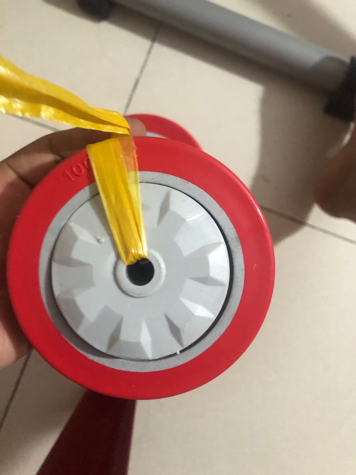 Bánh xe 100x32mm dùng thay thế bánh cũ