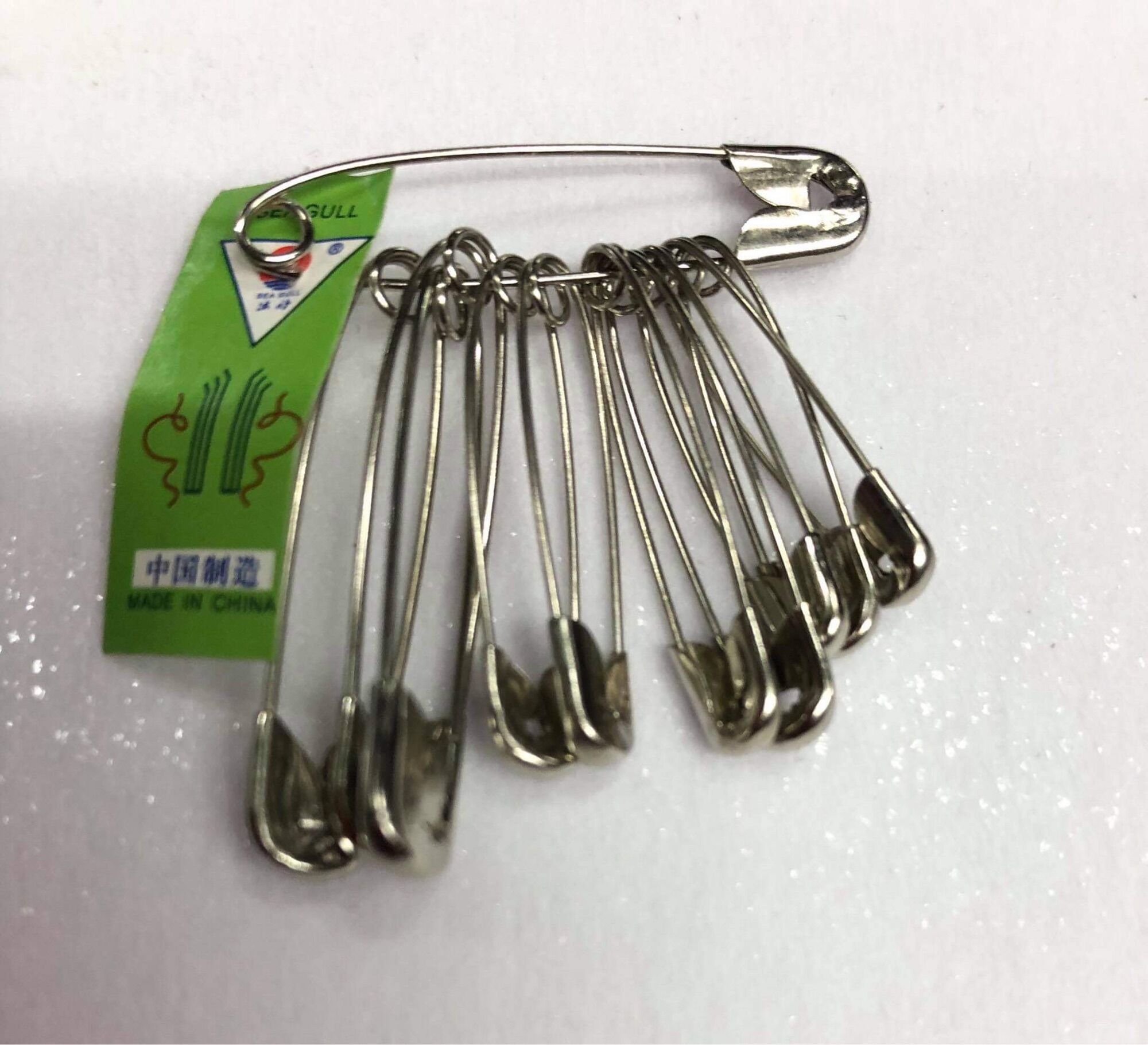 Kim tây kim băng 1 xâu 12 cây 3 cỡ kim nhỏ như trong mô tả