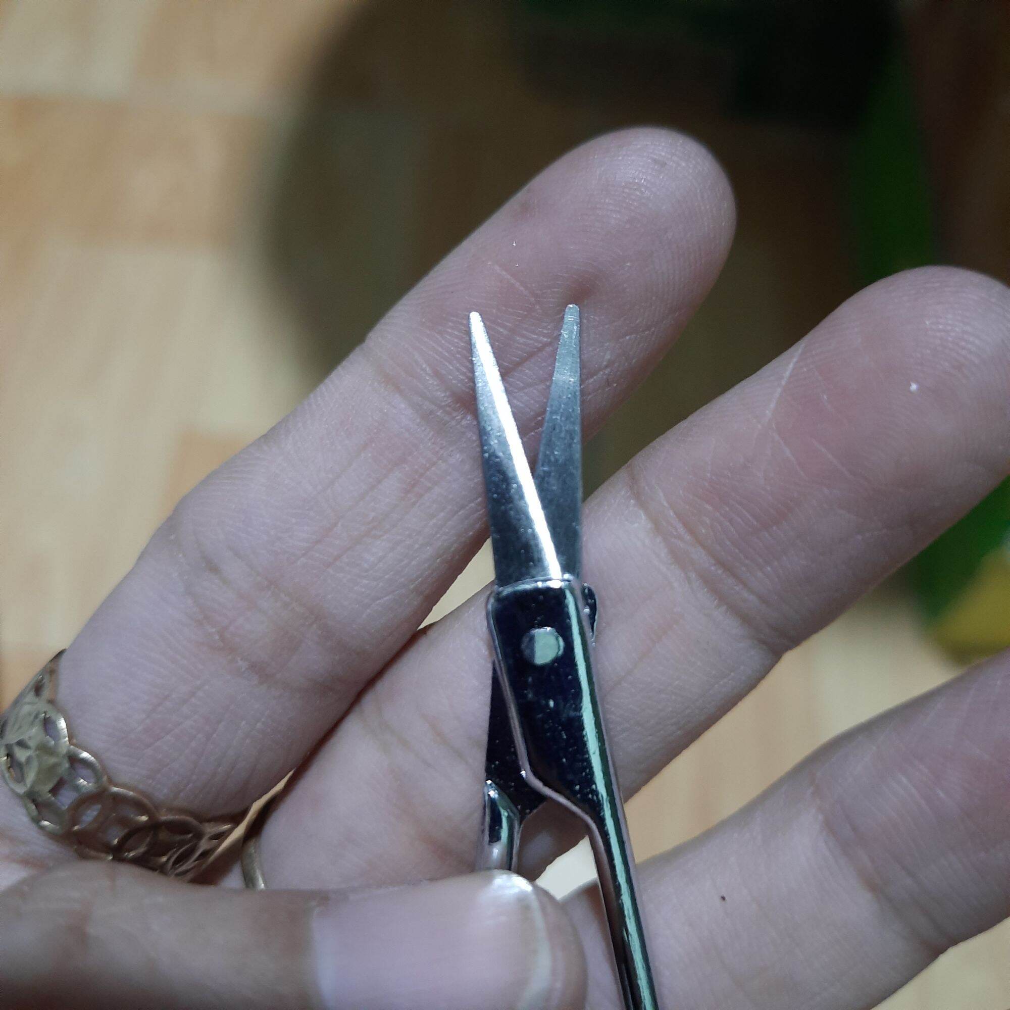 Kéo cắt tỉa lông mày,lông mi,lông mũi.....