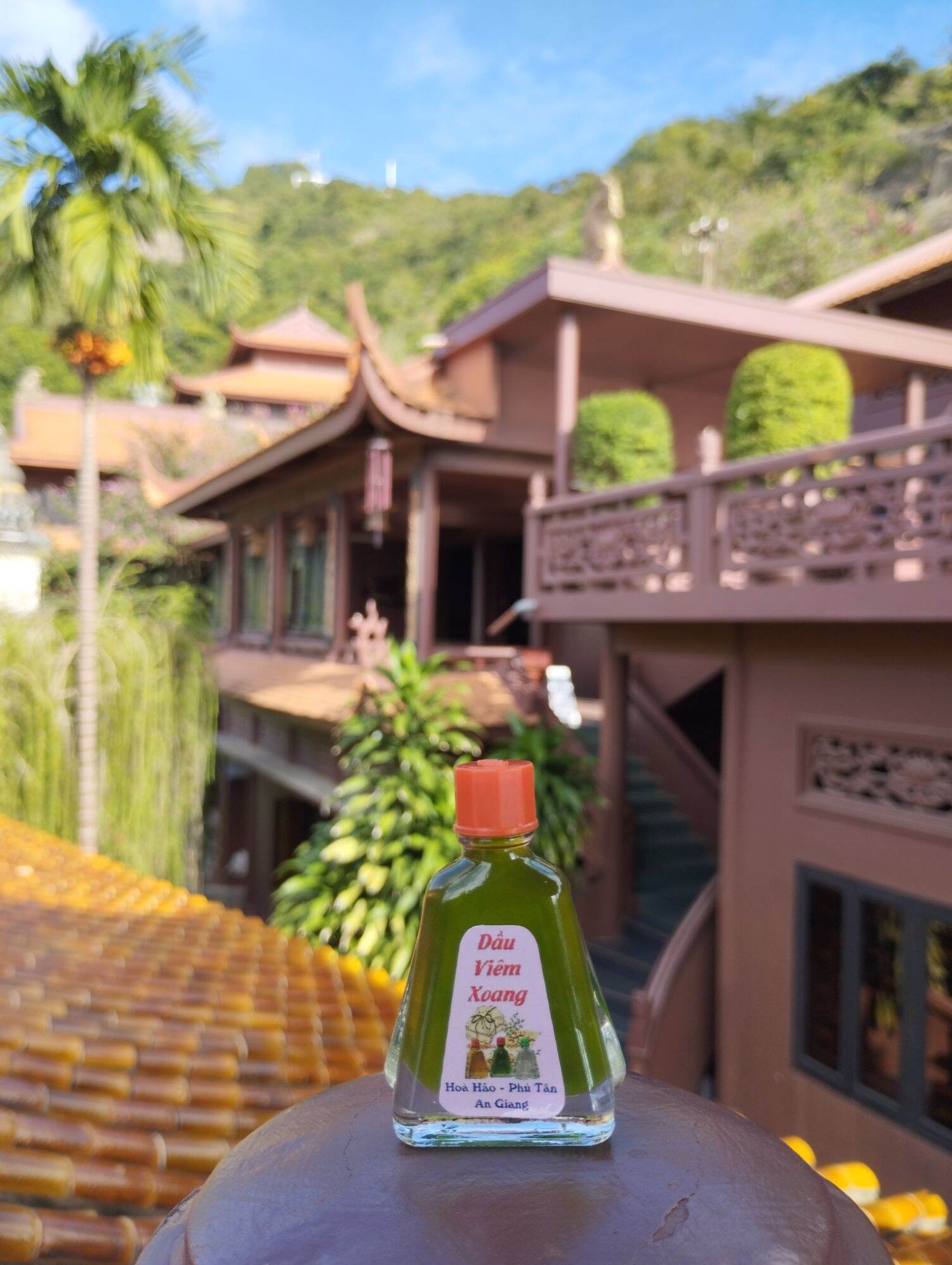 sỉ 100c DẦU XOÀNG XANH 3ML ( NÓNG , CAY , NHIỀU VỊ THUỐC BẮC HƠN VÀNG VÀ TRẮNG)