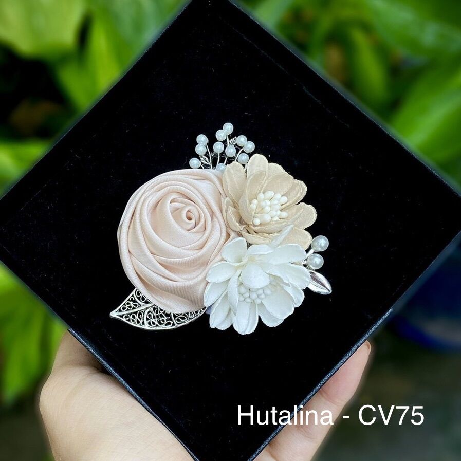 Hoa Cài Áo Handmade CV75 - HUTALINA