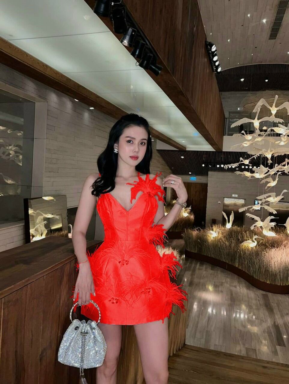 ĐẦM SUÔNG ĐÍNH LÔNG KẾT ĐÁ