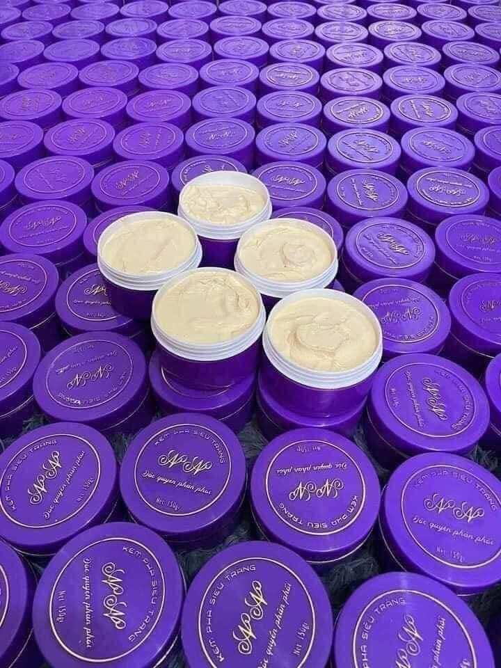 Combo kem body nn +tấm trắng nn
