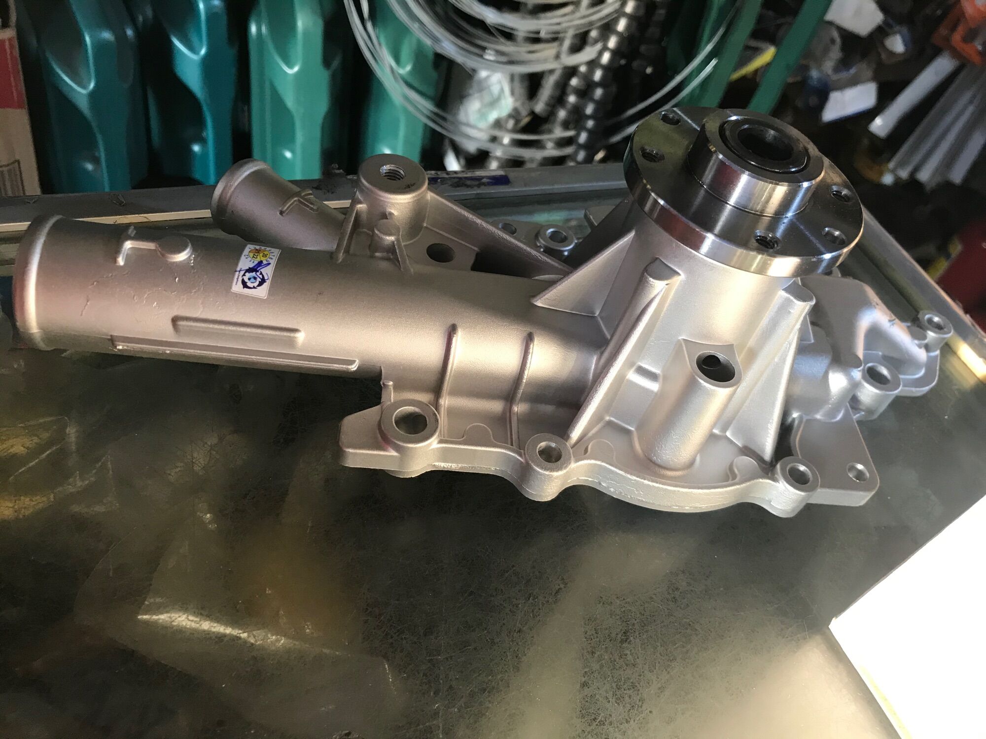 Bơm Nước Làm Mát Động Cơ Mercedes SPRINTER made in Germany