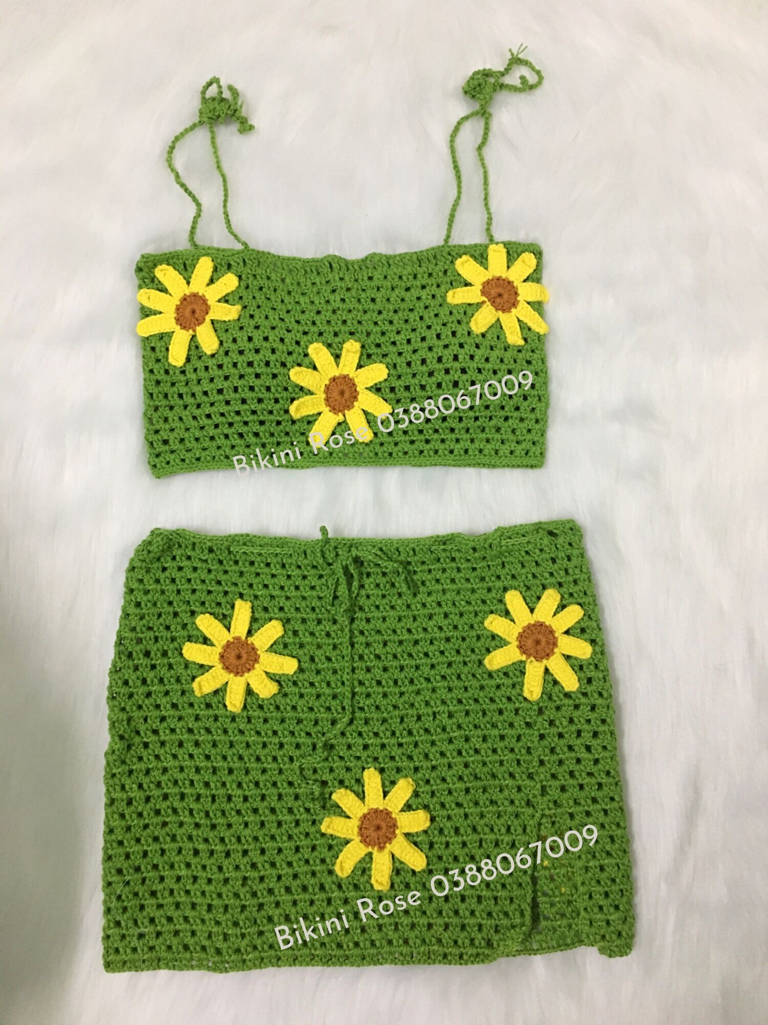Bikini len móc xanh lá hoa hướng dương