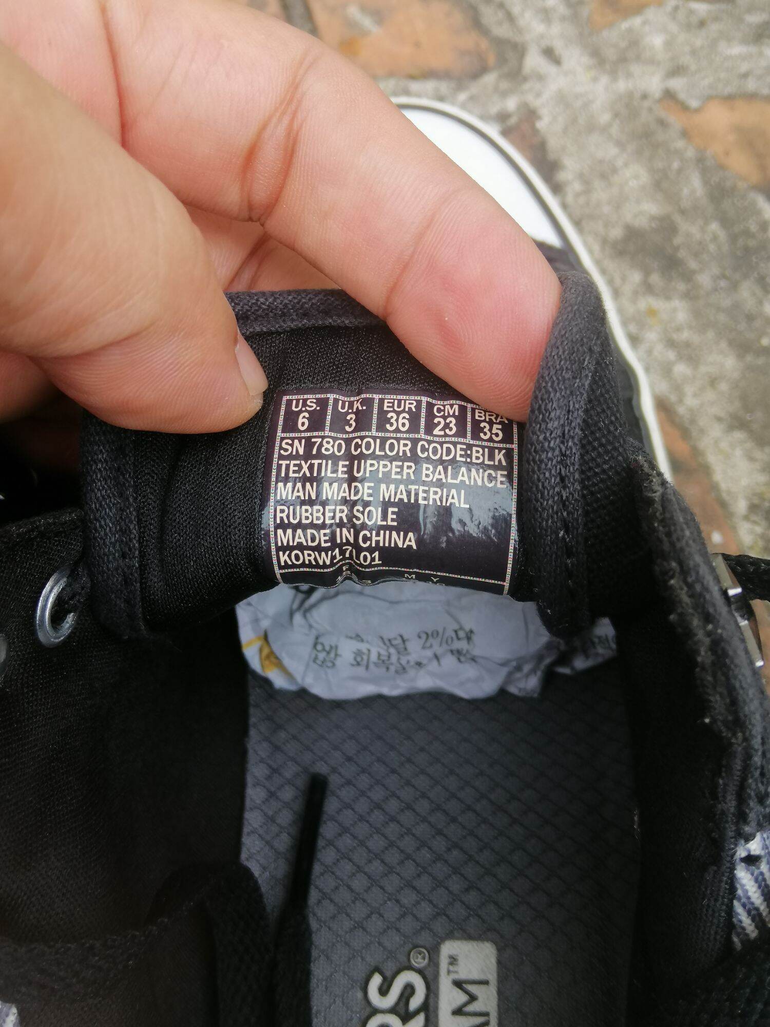 Giầy thể thao nữ hiệu Skechers của Mỹ