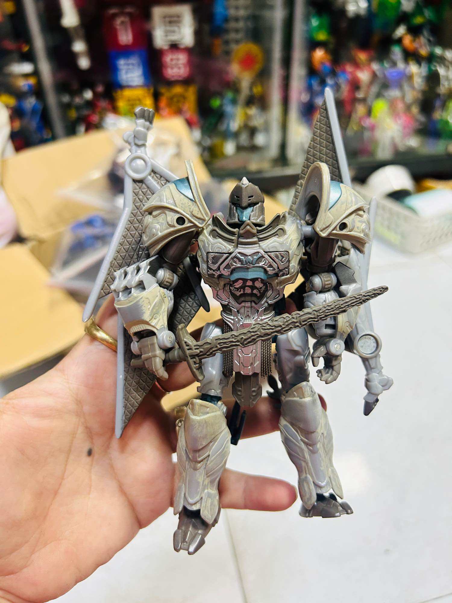 Mô hình Hasbro Transformers Last Knight Steelbane Premier Figure Deluxe Class Official
