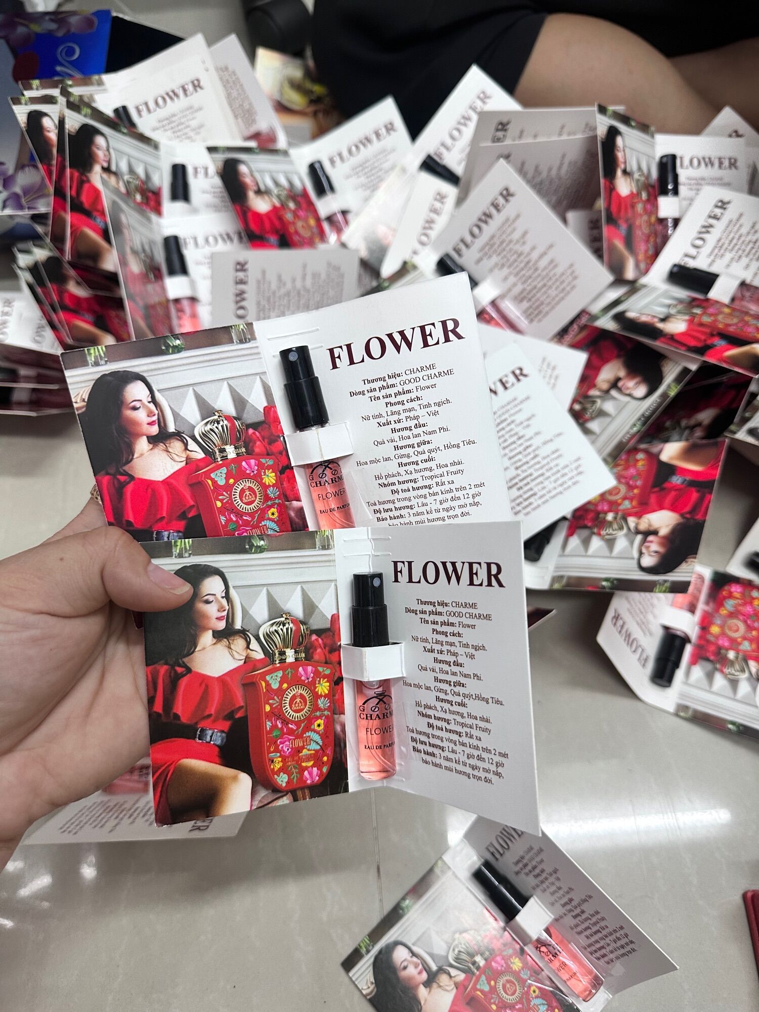 Nước hoa Flower 3ml ( mẫu thử )
