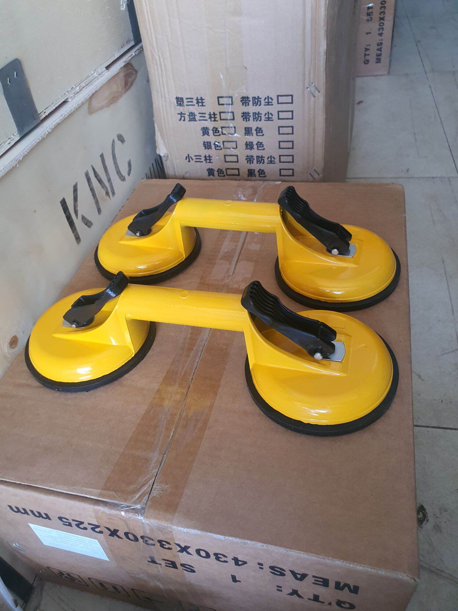 Tay hít kính 2 chấu