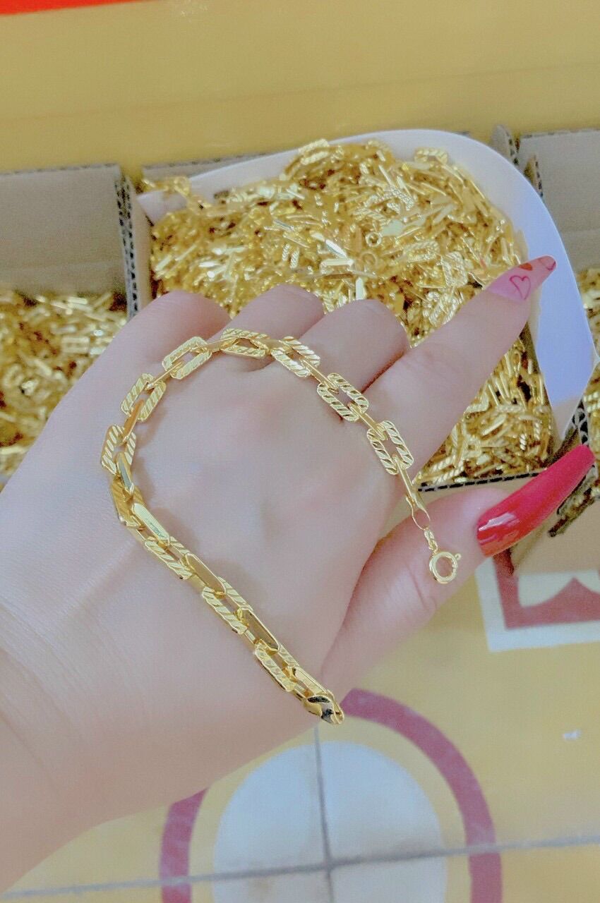 Lắc tay xích kiểu vuông mạ vàng 18k