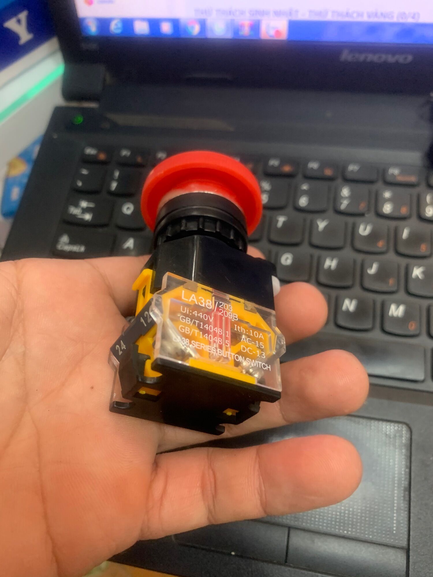 Nút nhấn khẩn cấp nút dừng khẩn Stop phi 22