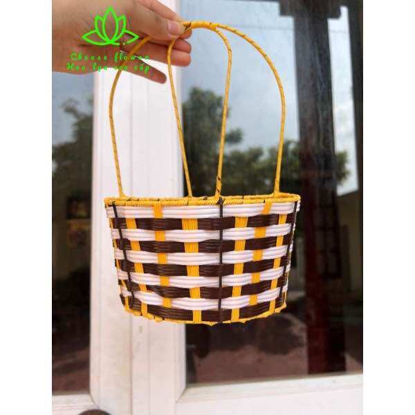 Giỏ mây treo tường, cắm rủ hoa trang trí