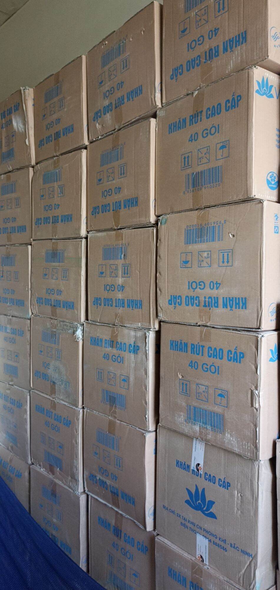 KHĂN GIẤY RÚT LỤA HK 300 TỜ 3 LỚP MỀM MỊN 250GRAM