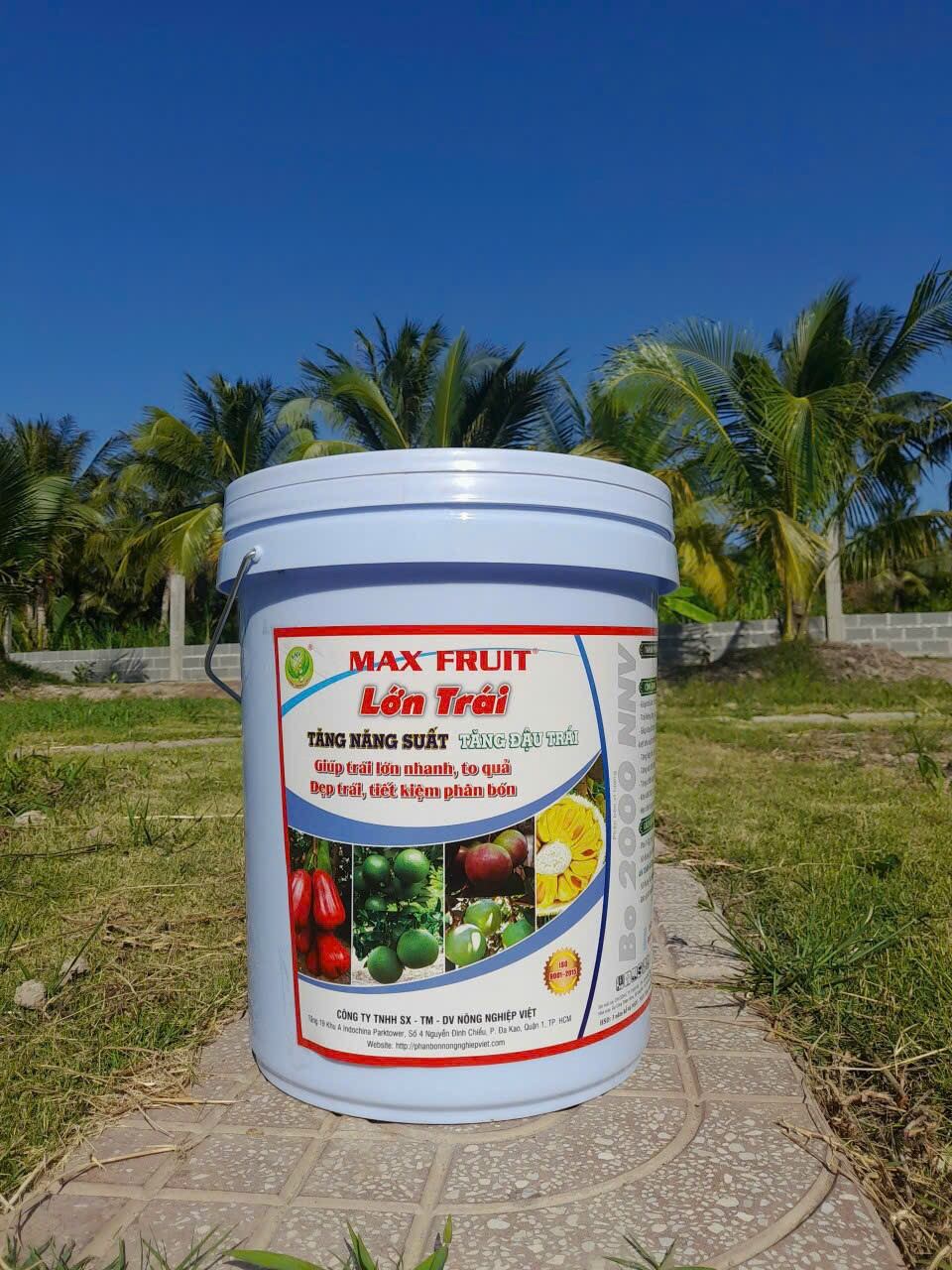 Phân bón max fruit lớn trái. xô 20kg pha được 7000 lít nước. tặng kèm 1kg humic cao cấp