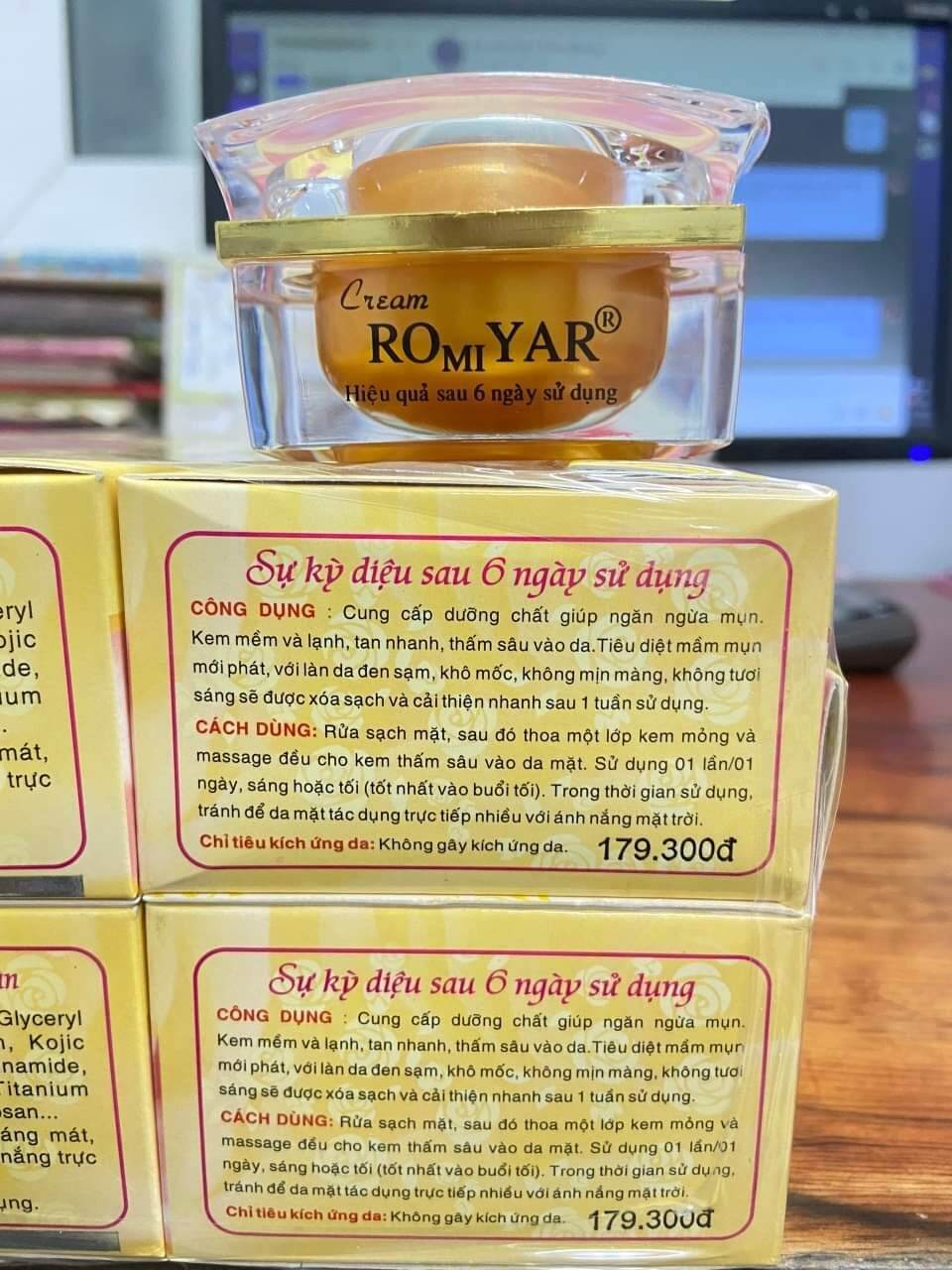 Kem Romiyar mụn trắng da mờ vết thâm