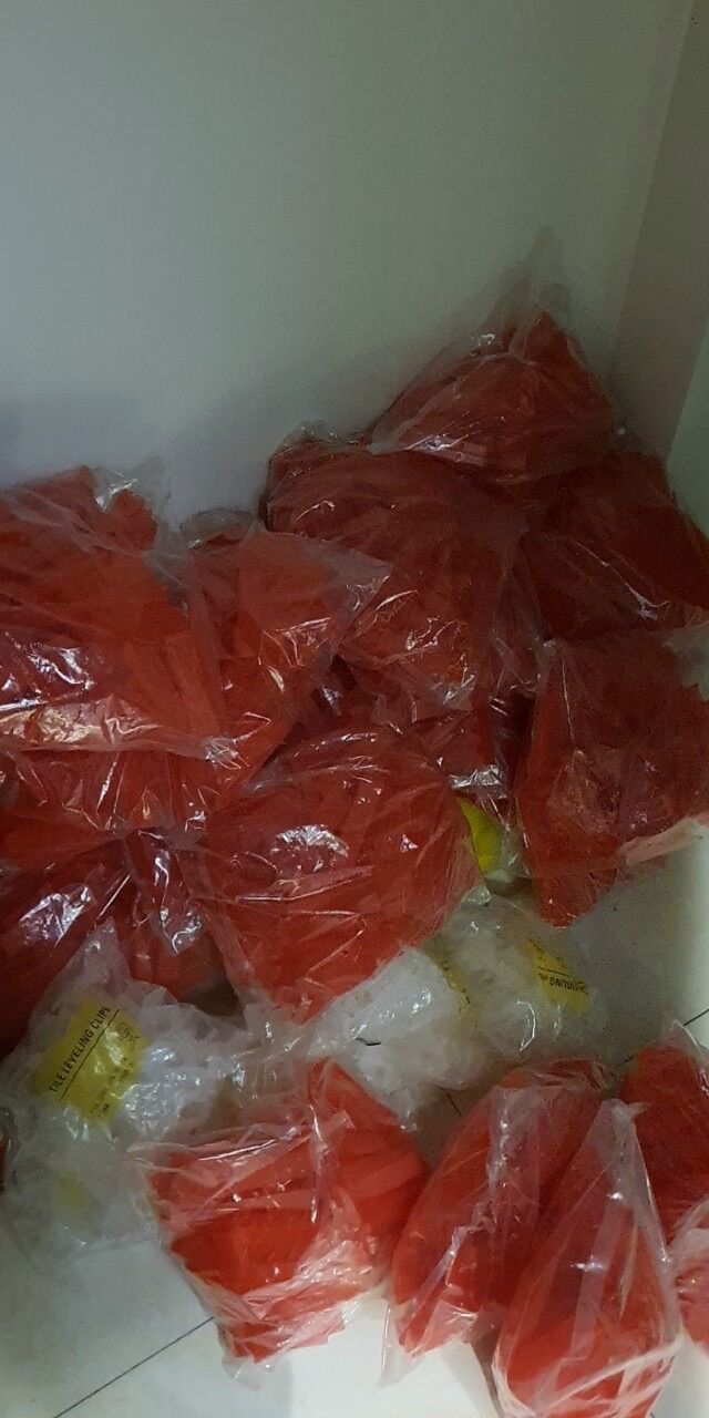 Ke nêm đỏ ốp lát gạch ( bịch 1kg)