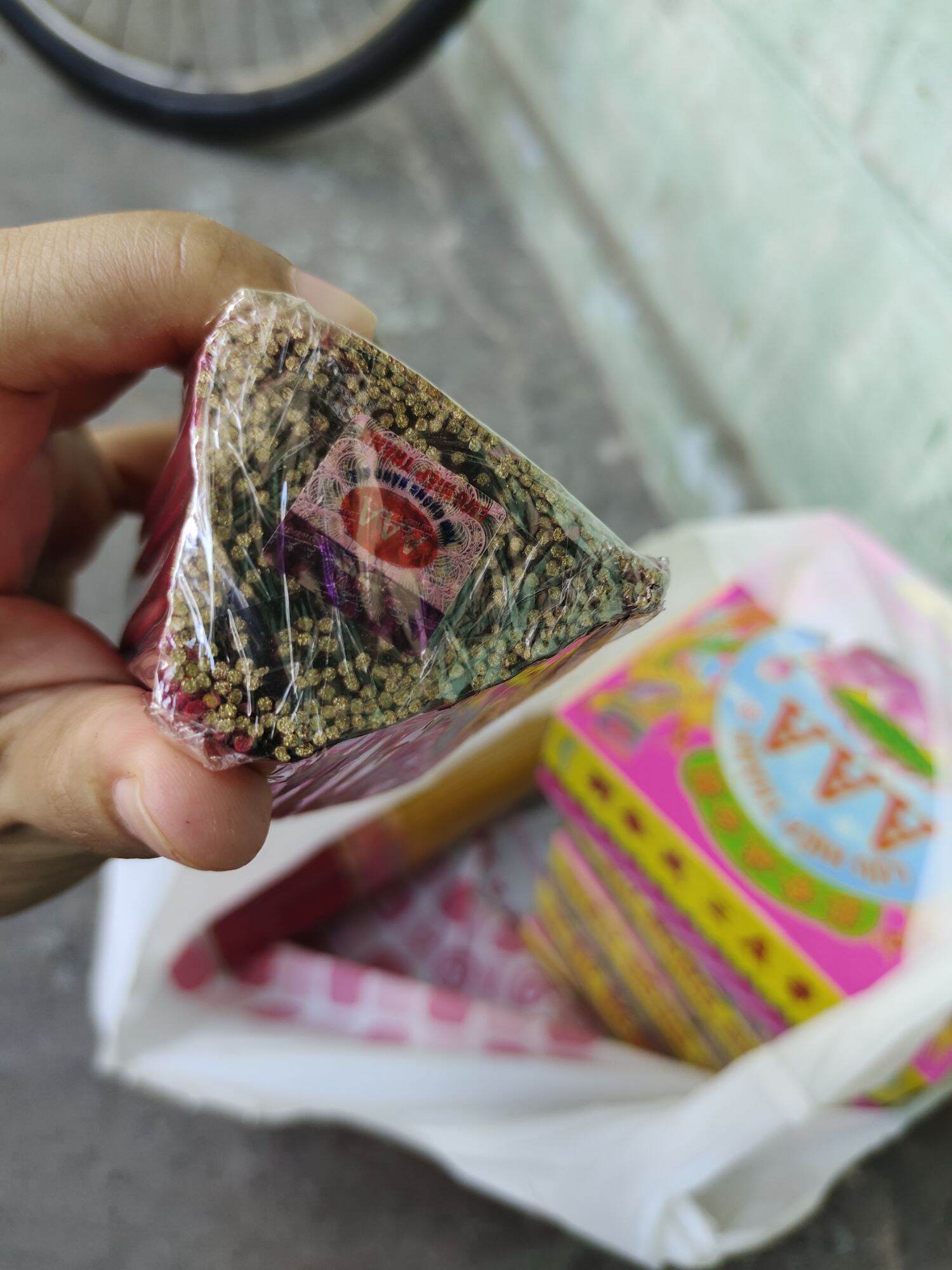 NHANG THƠM PHÁT TÀI 700 cây cao 4 tấc