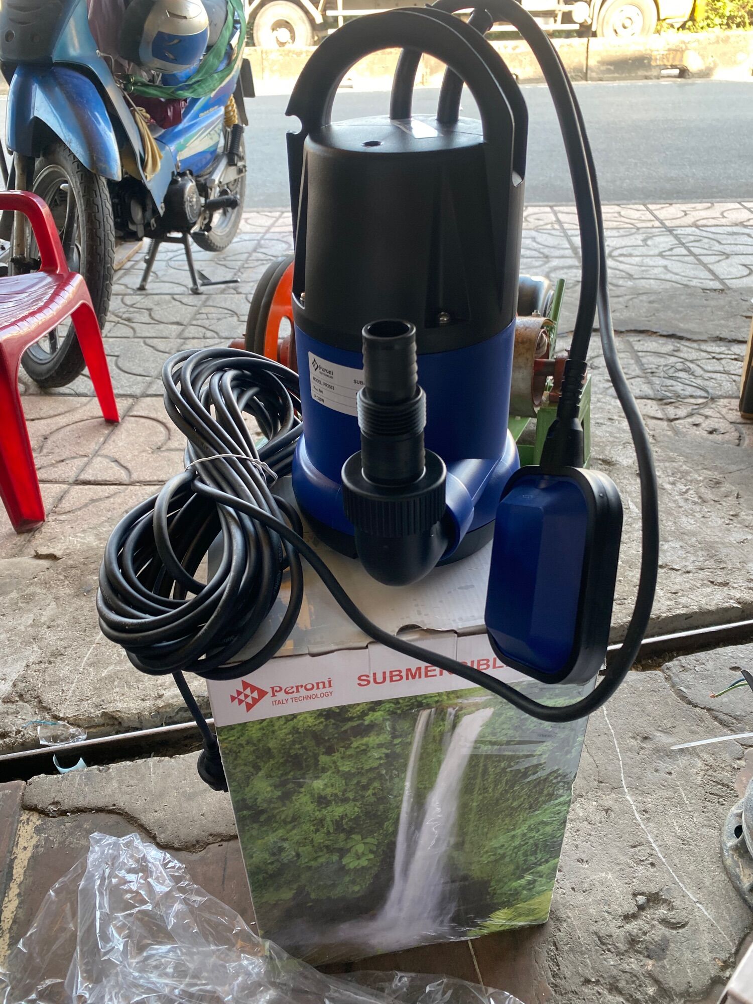 Bơm chìm, bơm thả dưới nước mini nhỏ gọn