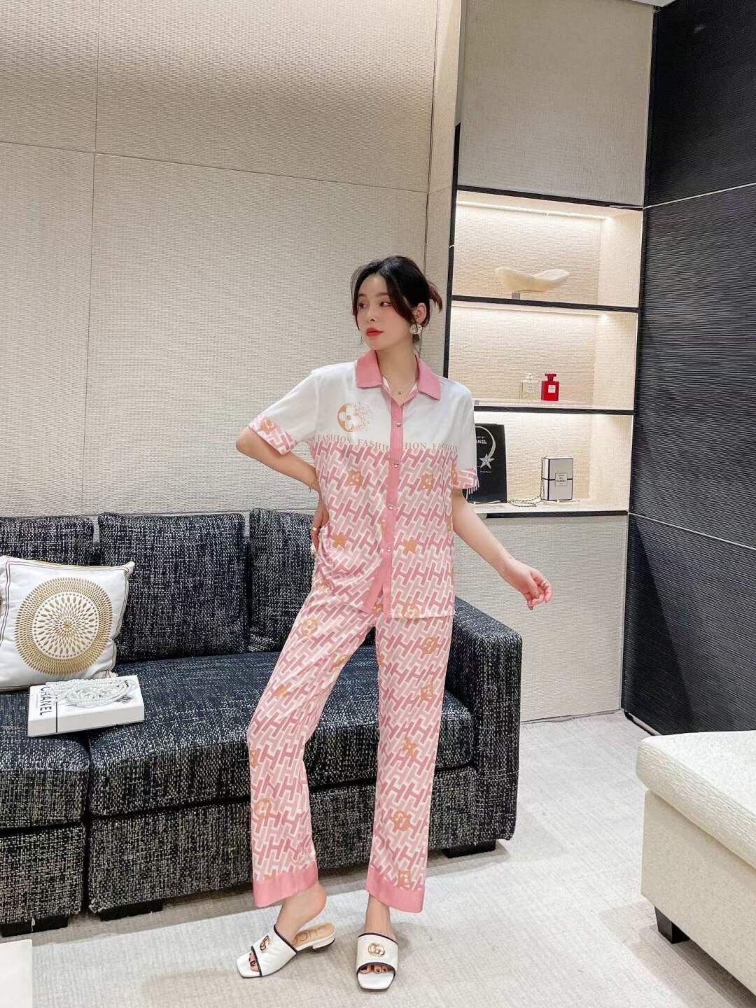 Pijama lụa cao cấp Quảng Châu áo cộc quần dài [ảnh thật]