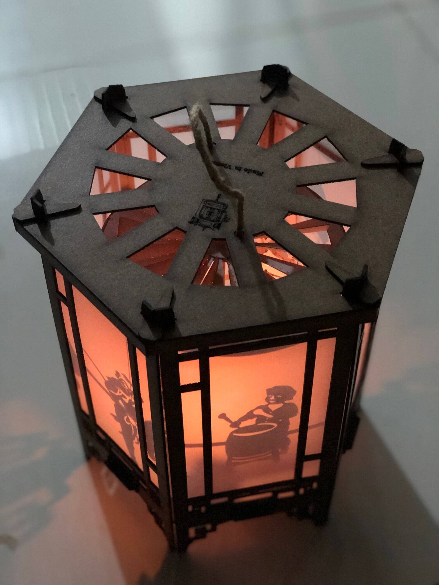 Đèn kéo quân gỗ xài nến chiều cao 24cm