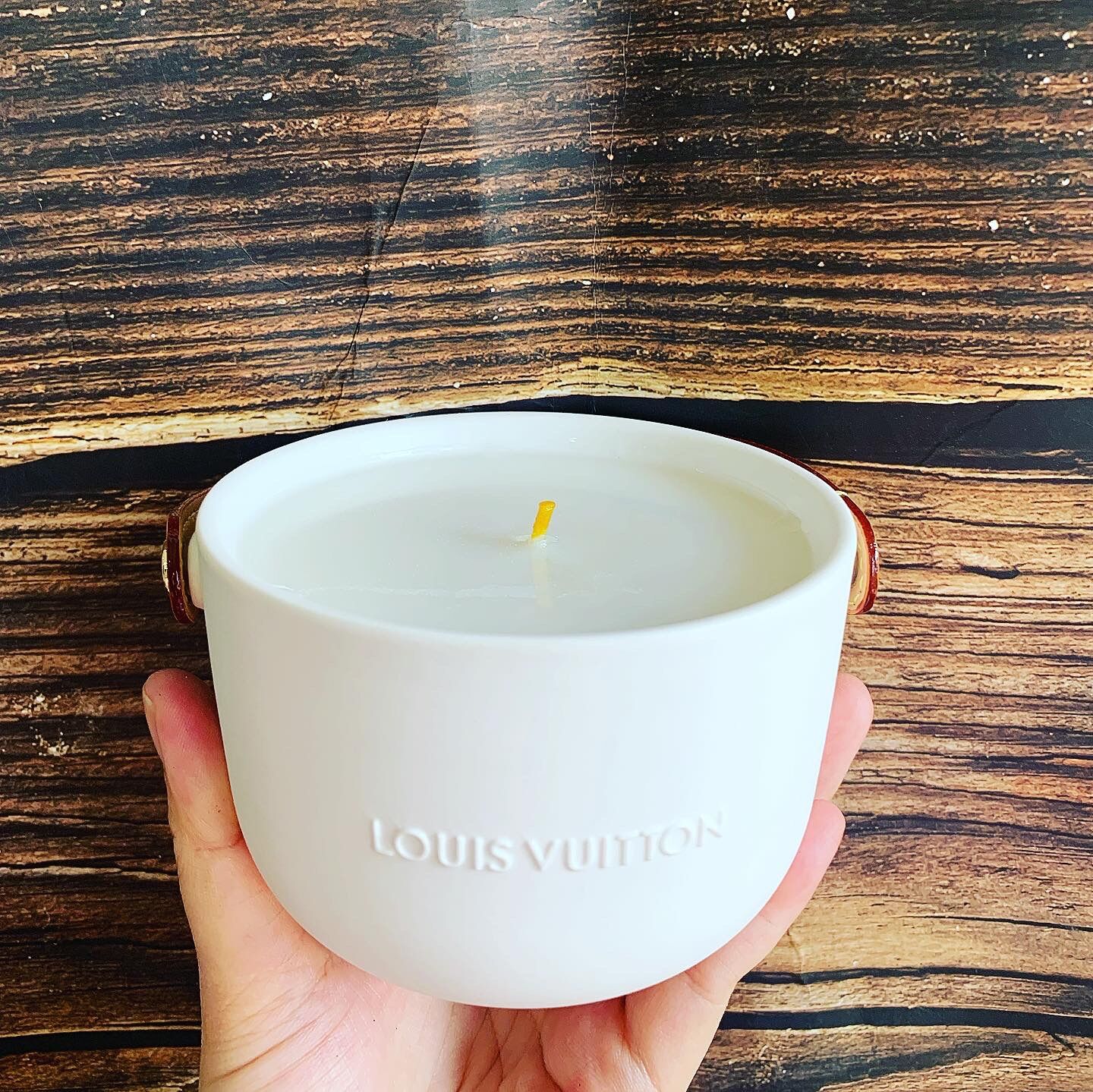 Nến thơm Louis vuitton mùi Feuilles D'or
