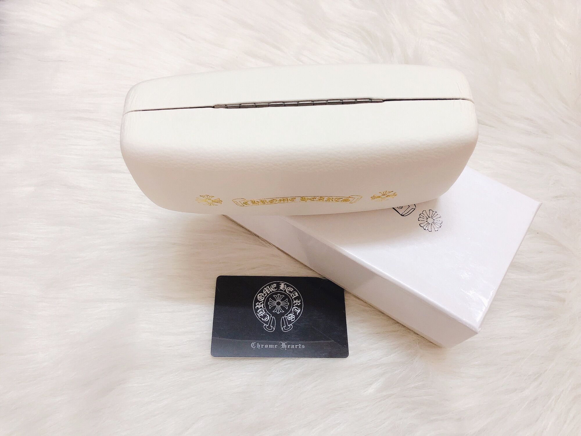 Hộp đựng kính Chrome Hearts