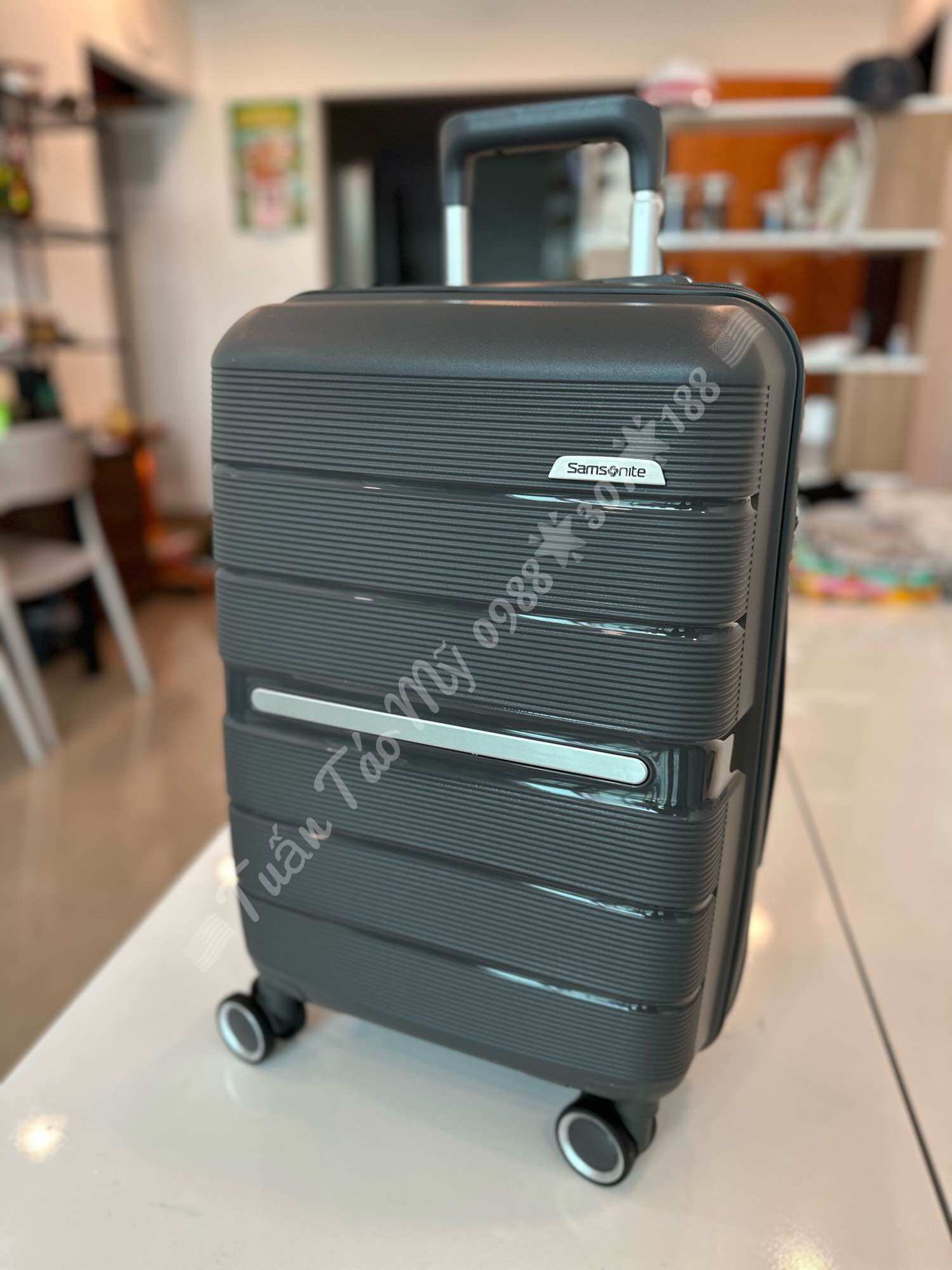 Vali samsonite dòng siêu nhẹ giảm 70% từ cosco Mỹ